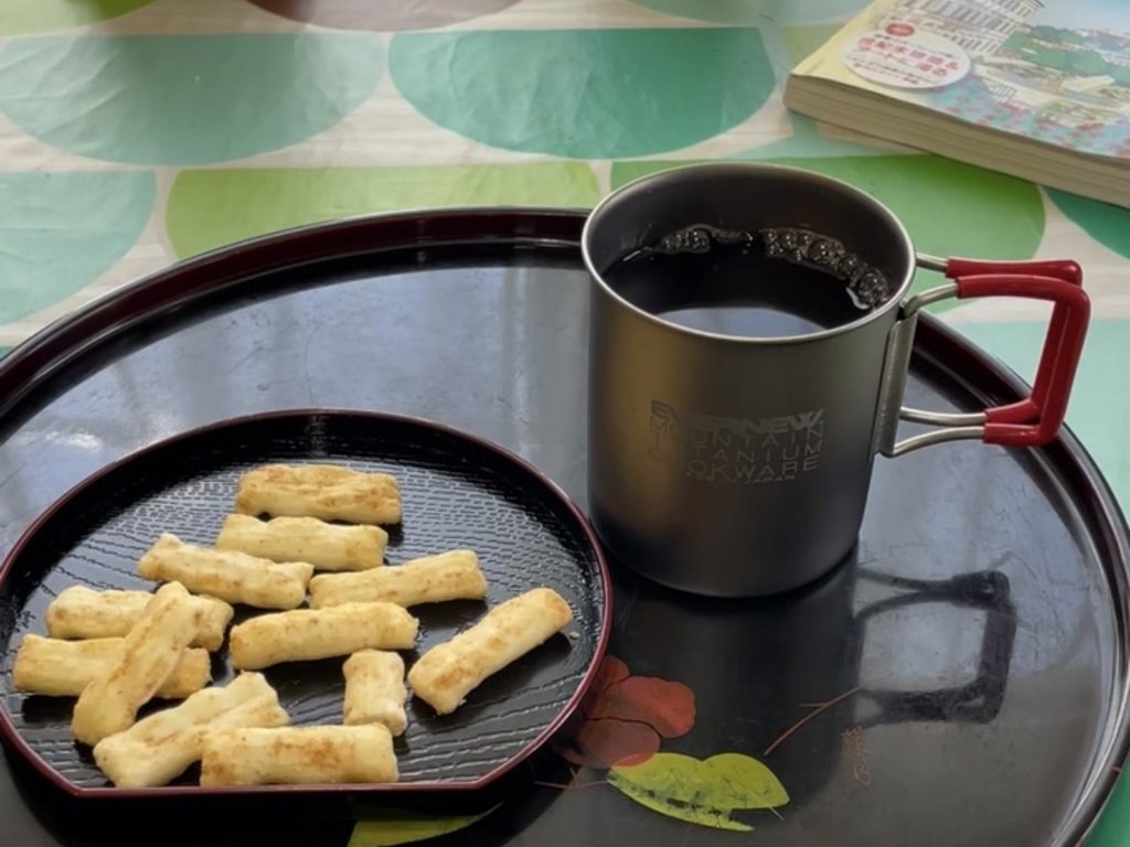 ハンドドリップコーヒーとお菓子