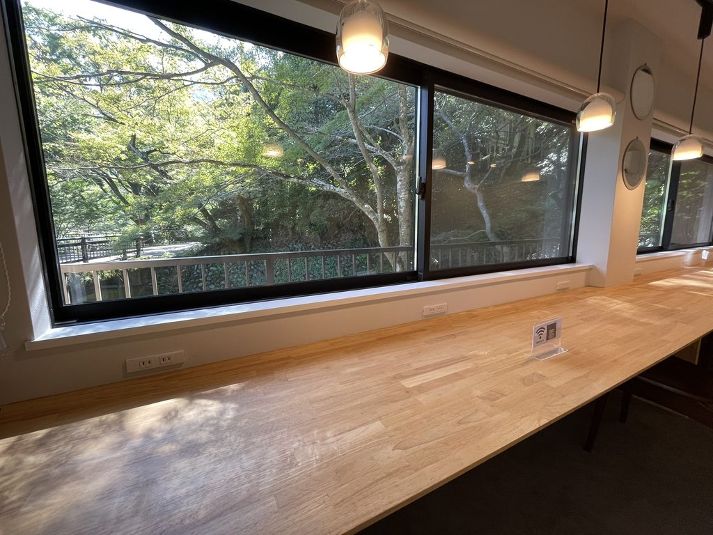 とよこま珈琲の店内