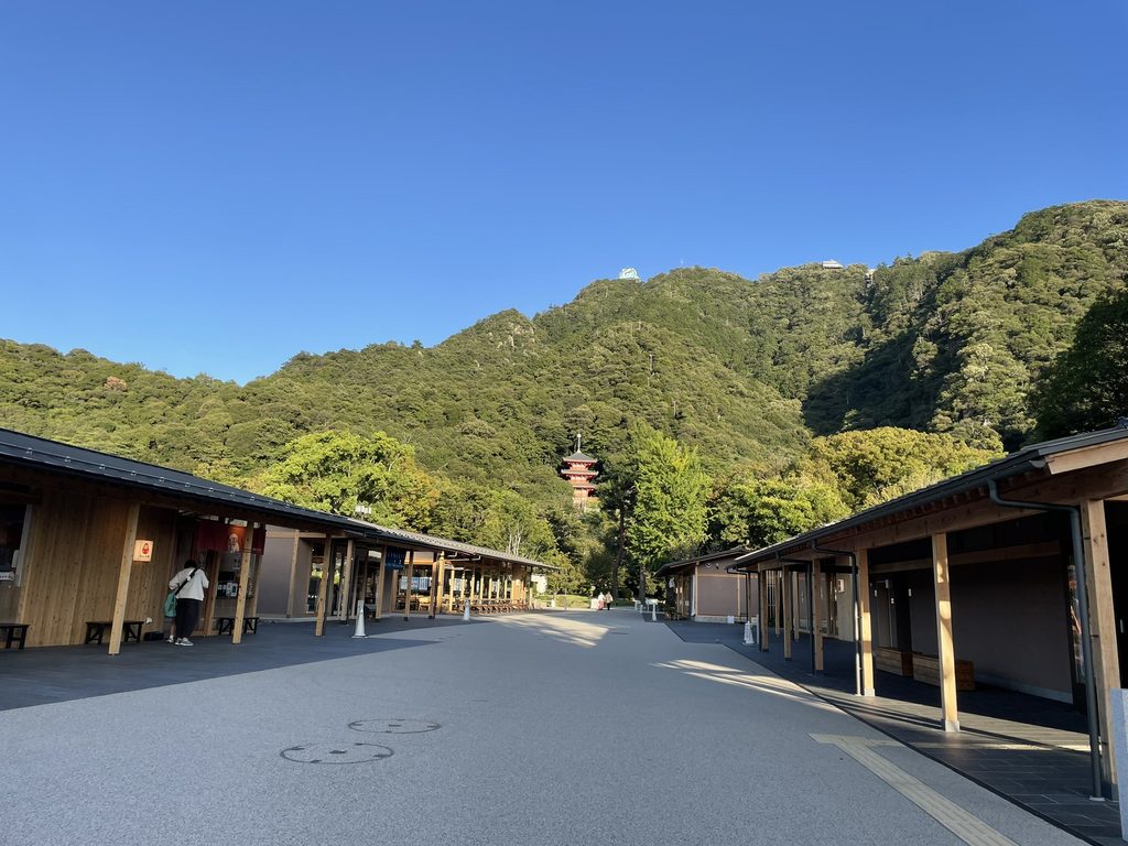 金華山の麓にある岐阜公園の楽市楽座